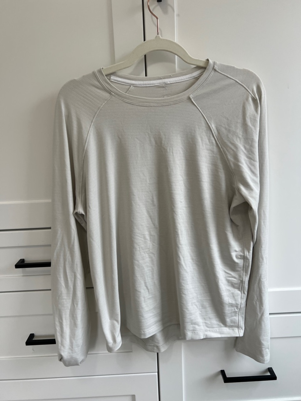 LULULEMON loose Light Gray / white Long Sleeve Crew Neck Top